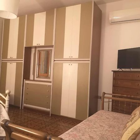 Assueli B&B Assemini Bagian luar foto