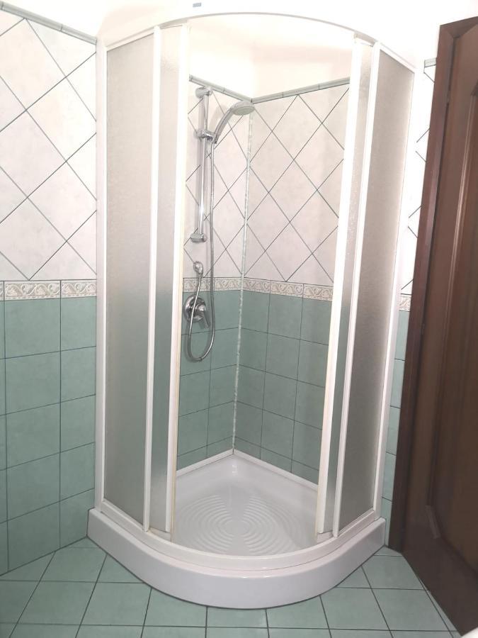 Assueli B&B Assemini Bagian luar foto